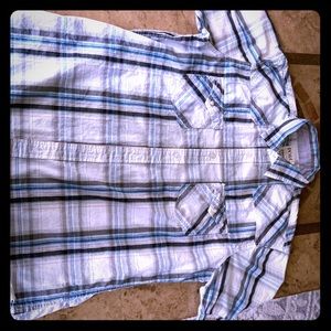Men’s short sleeve plaid button down